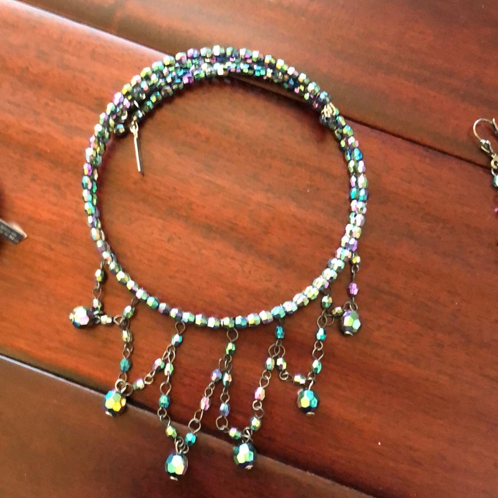 NWOT Iridescent bead choker/bracelet/earring set